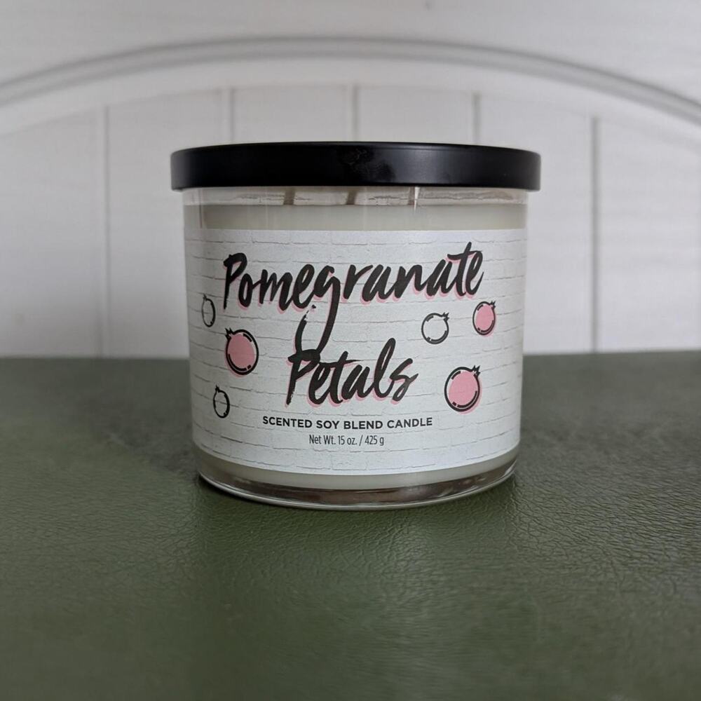 Ulta Pomegranate Petals & Beachside Bonfire 3 Wick Candles - Picture 2 of 7
